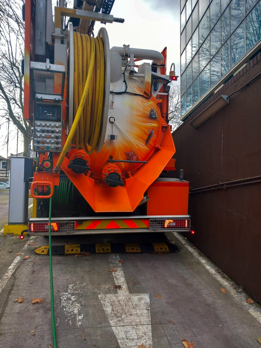 Hydro Cleansing - Water Industry Services - Pump-Station - Image 5